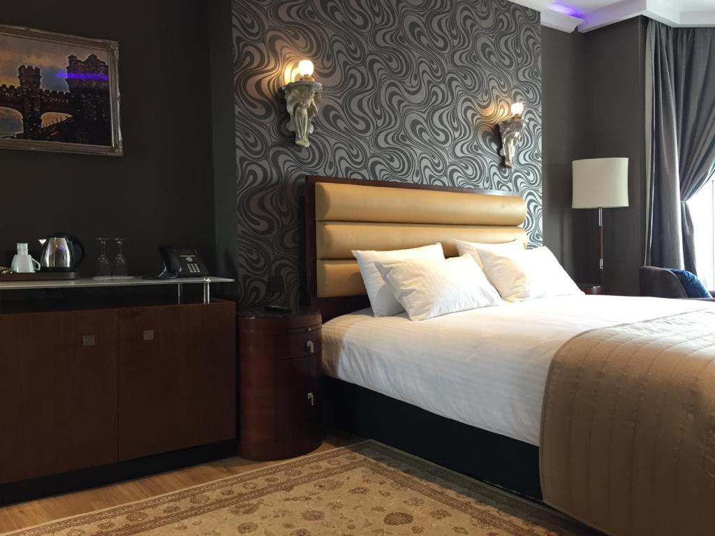 Halvard Hotel Douglas Esterno foto