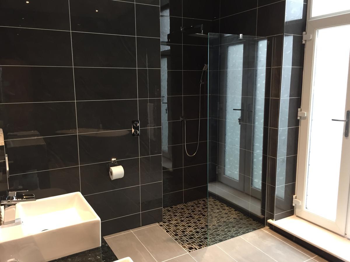 Halvard Hotel Douglas Esterno foto