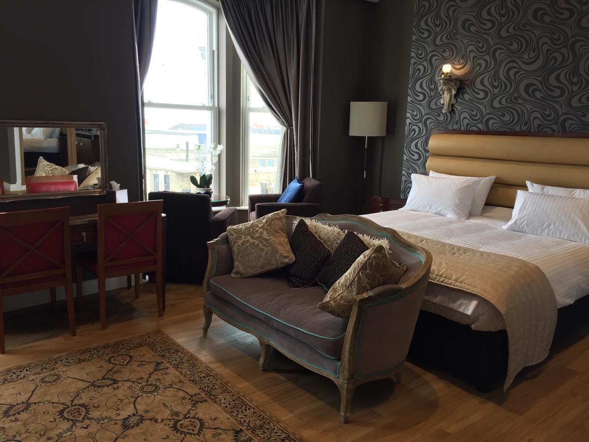 Halvard Hotel Douglas Esterno foto