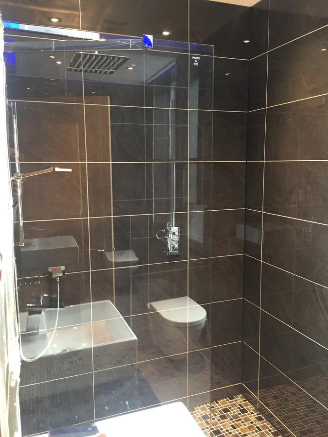 Halvard Hotel Douglas Esterno foto
